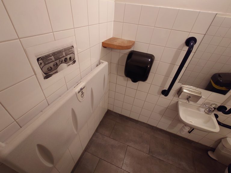 000003 FrancoMancaBristol interior02 768x576